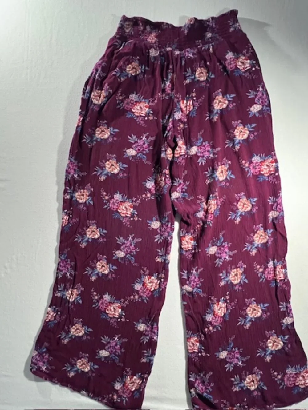 XHILARATION Vibrant floral maroon‎ pants elastic waist lightweight flowy Wide Sm
